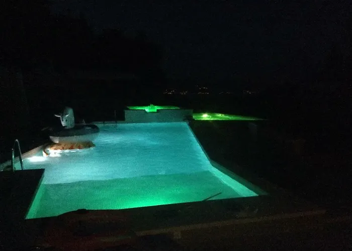 Tamara,3 Heated Pools, Entire For Sole Use * Škrip