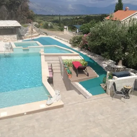 Tamara,3 Heated Pools, Entire For Sole Use Villa *