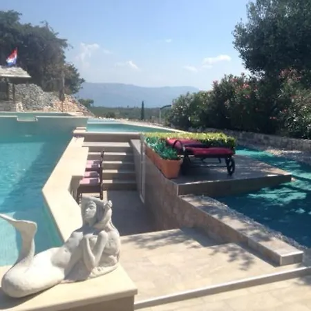Villa Tamara,3 Heated Pools, Entire For Sole Use