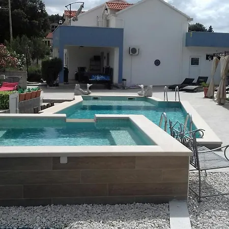Tamara,3 Heated Pools, Entire For Sole Use Villa