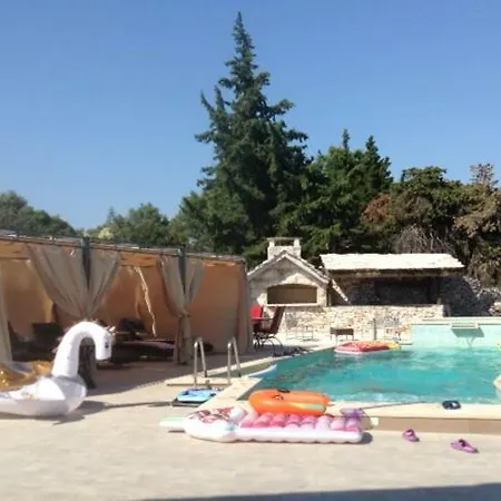 Tamara,3 Heated Pools, Entire For Sole Use