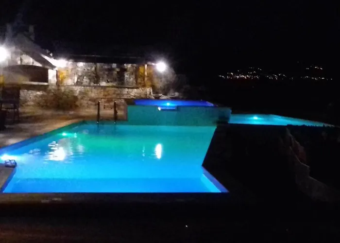Tamara,3 Heated Pools, Entire For Sole Use